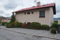 Parkoviště u domu